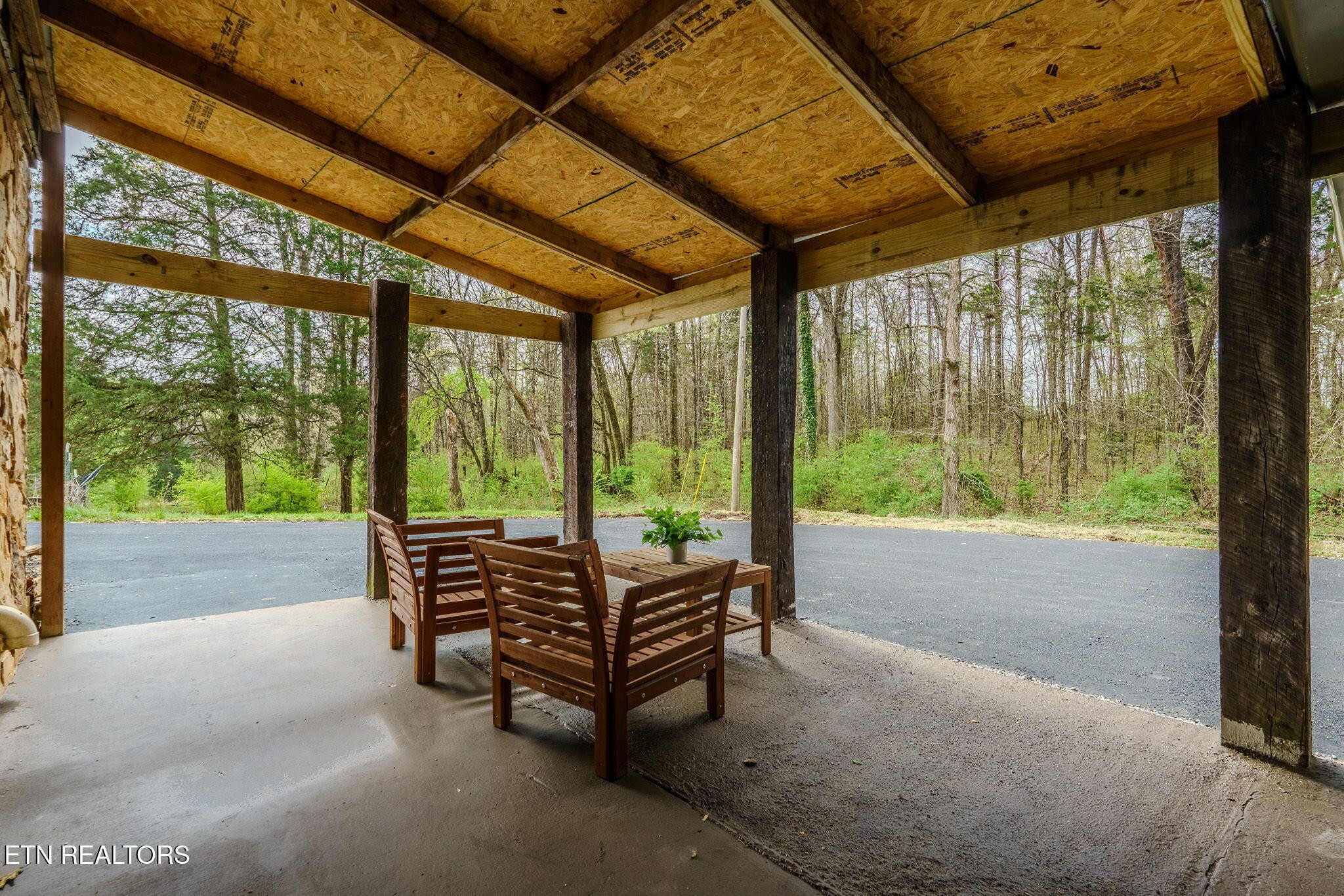 330 Glenn Lane Spring City, TN 37381 - Photo 5 of 34