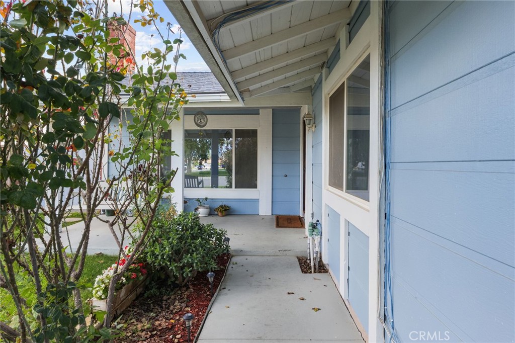 8548 Turlock Drive Riverside, CA 92504 - Photo 4 of 56