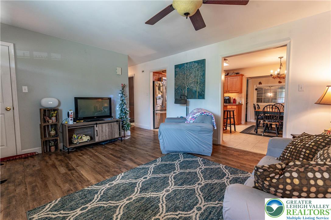 518 Bauer Road Bath, PA 18014 - Photo 6 of 59