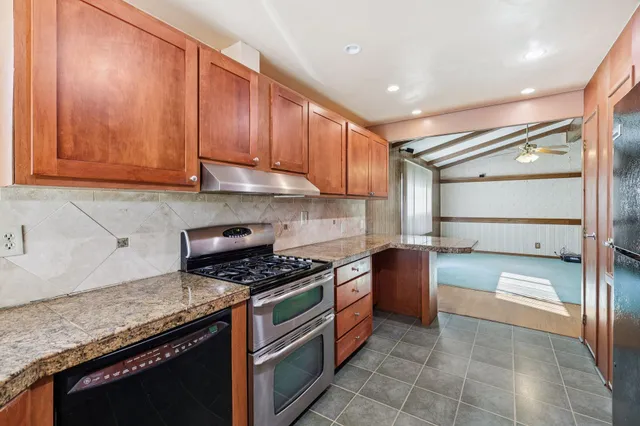 $216,000 | 275 South Worthington Street, Unit 14, Spring Valley, CA 91977