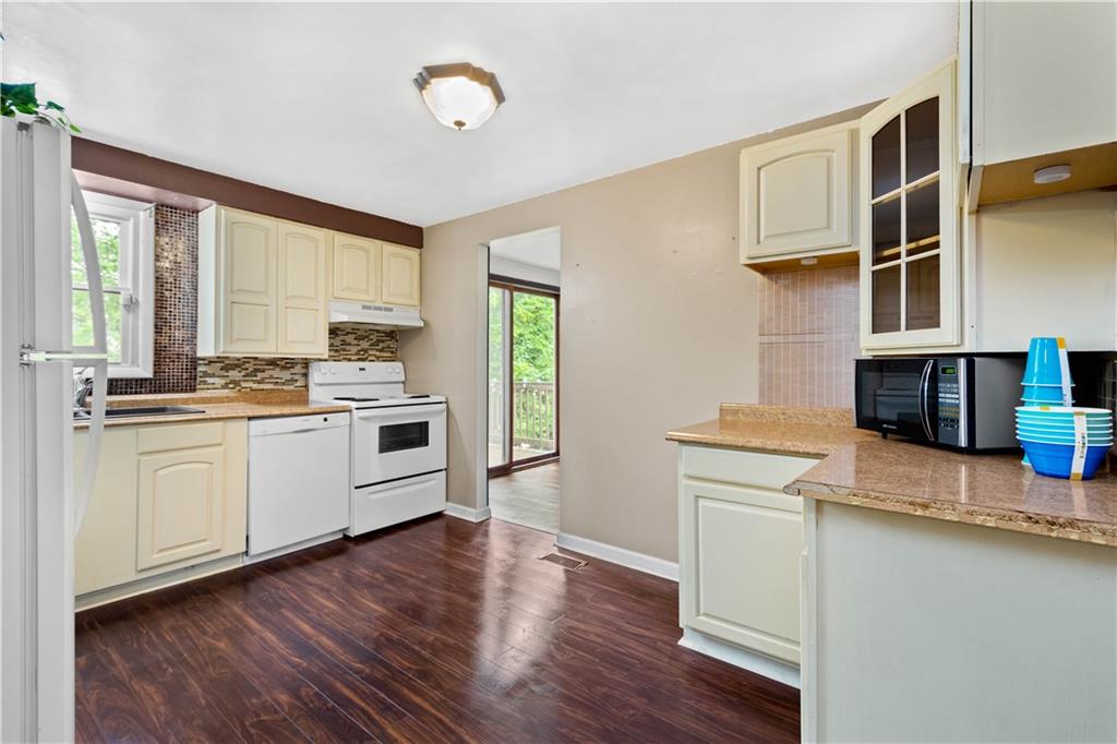 230 Hunting Creek Road Canonsburg, PA 15317 - Photo 6 of 25 Gallery Image 6