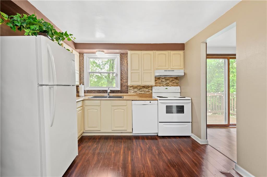 230 Hunting Creek Road Canonsburg, PA 15317 - Photo 7 of 25 Gallery Image 7