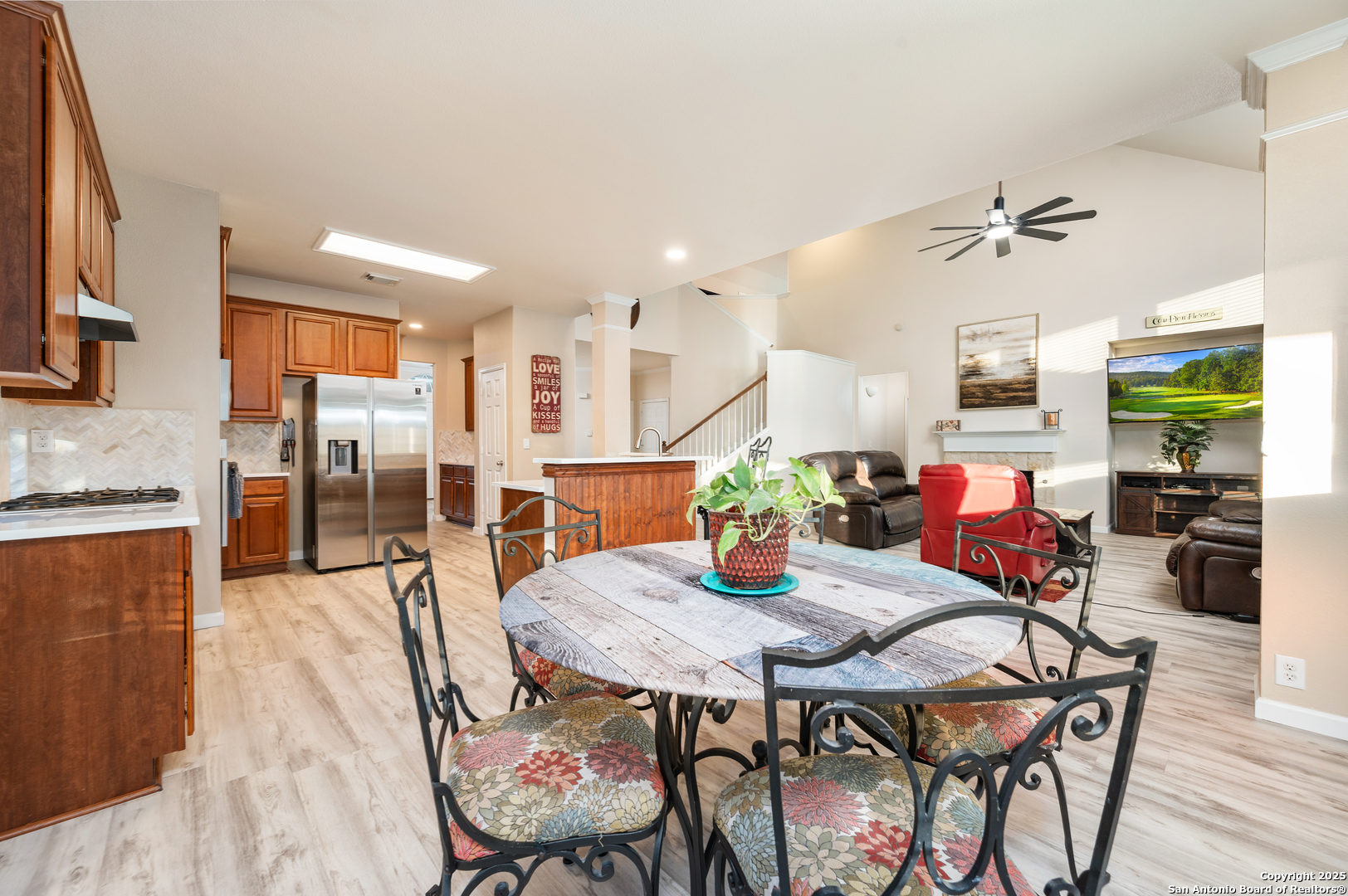 10414 Rainbow View Helotes, TX 78023 - Photo 14 of 38 a view of a dining room with furniture