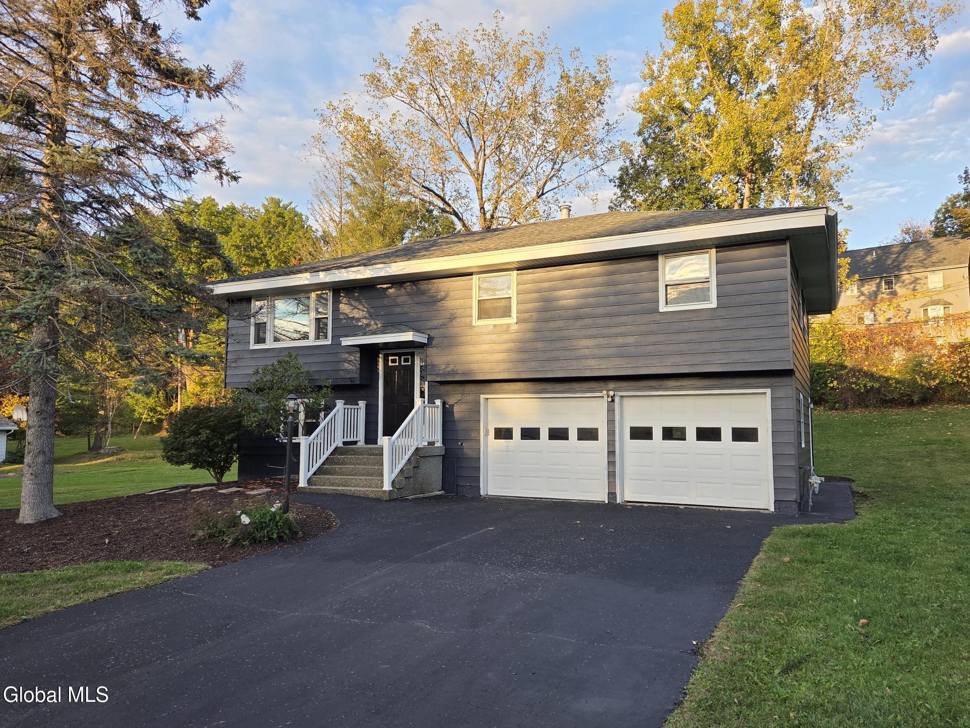 3 Mohawk View Road Colonie, NY 12110 - Photo 2 of 16 4733