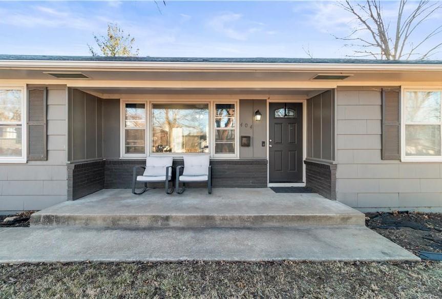 404 Southwest 21st Street Blue Springs, MO 64015 - Photo 3 of 21