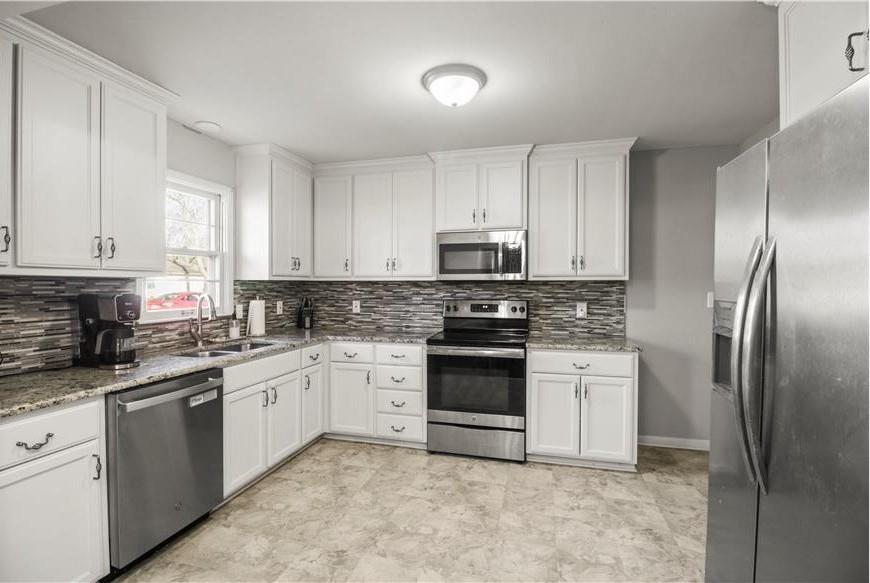 404 Southwest 21st Street Blue Springs, MO 64015 - Photo 8 of 21