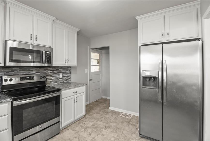 404 Southwest 21st Street Blue Springs, MO 64015 - Photo 9 of 21