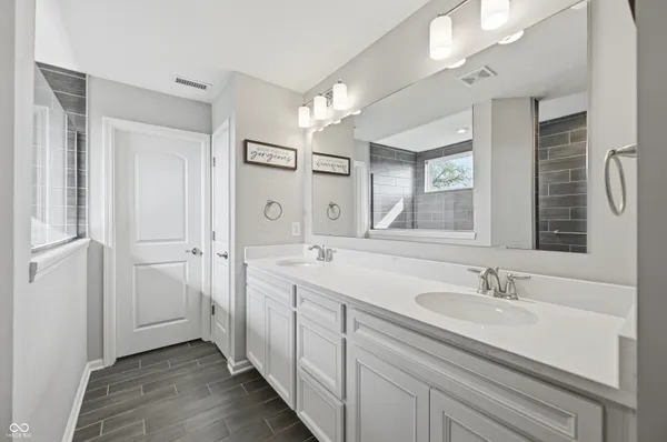 $489,900 | 4955 Oak Hl Drive, Lebanon, IN 46052