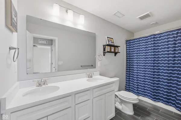$489,900 | 4955 Oak Hl Drive, Lebanon, IN 46052