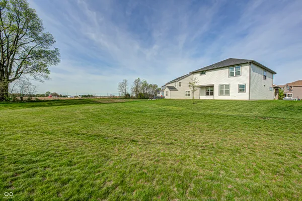 $489,900 | 4955 Oak Hl Drive, Lebanon, IN 46052