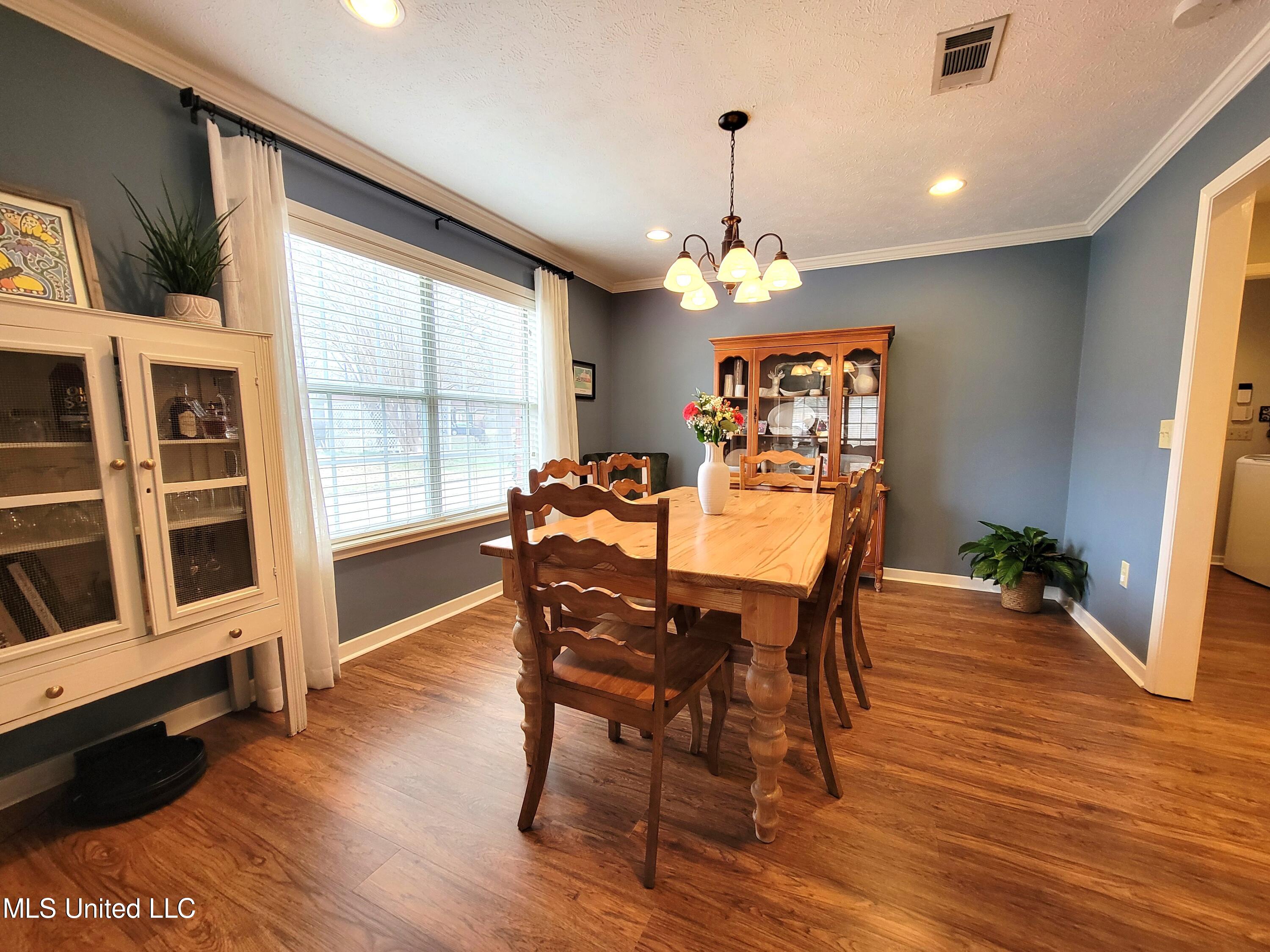 107 Azalea Circle Madison, MS 39110 - Photo 11 of 25 20240217_133119