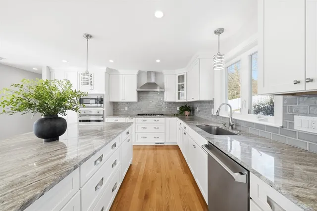 $1,899,000 | 5 Squire Road, Winchester, MA 01890