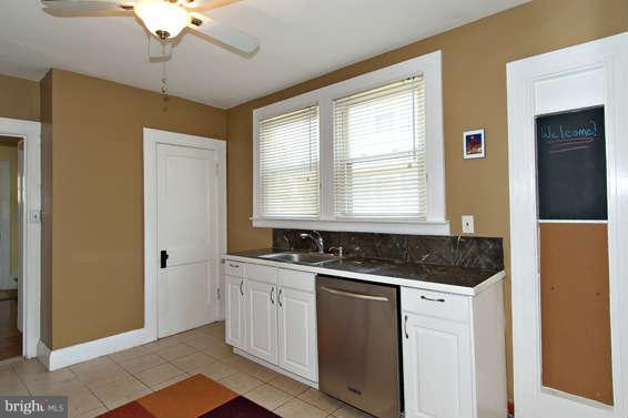6817 Dunhill Road Baltimore, MD 21222 - Photo 11 of 26 Kitchen
