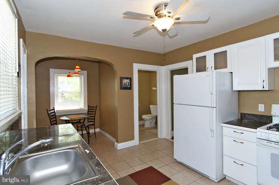 6817 Dunhill Road Baltimore, MD 21222 - Photo 9 of 26 Kitchen