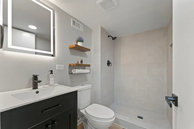 $629,000 | 153 Grove Avenue, Glen Ellyn, IL 60137