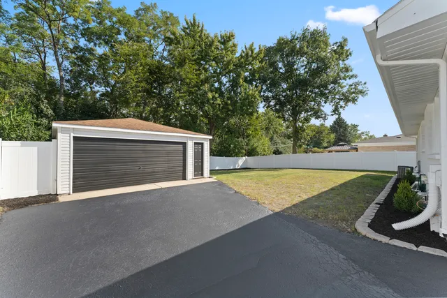 $629,000 | 153 Grove Avenue, Glen Ellyn, IL 60137