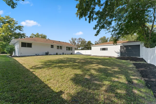 $629,000 | 153 Grove Avenue, Glen Ellyn, IL 60137