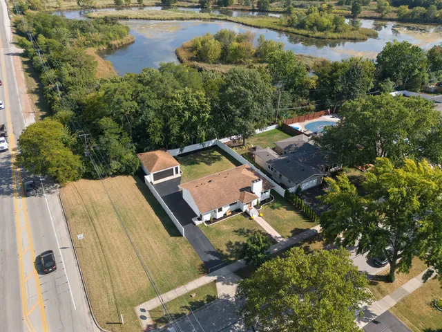 $629,000 | 153 Grove Avenue, Glen Ellyn, IL 60137