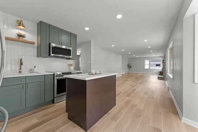 $629,000 | 153 Grove Avenue, Glen Ellyn, IL 60137