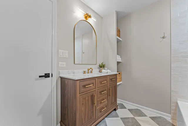 $629,000 | 153 Grove Avenue, Glen Ellyn, IL 60137