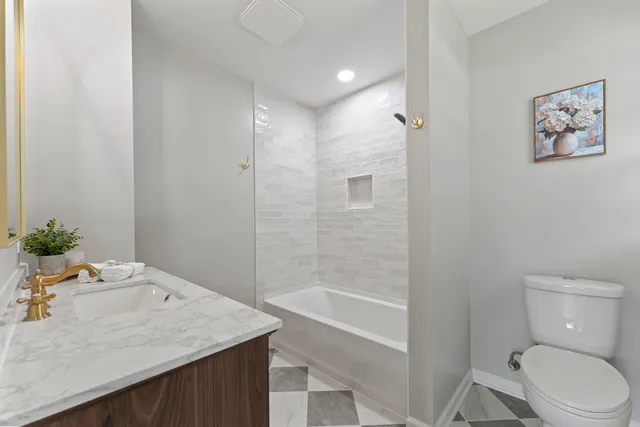 $629,000 | 153 Grove Avenue, Glen Ellyn, IL 60137