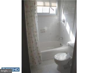24 Harp Road Levittown, PA 19056 - Photo 9 of 12 Bathroom
