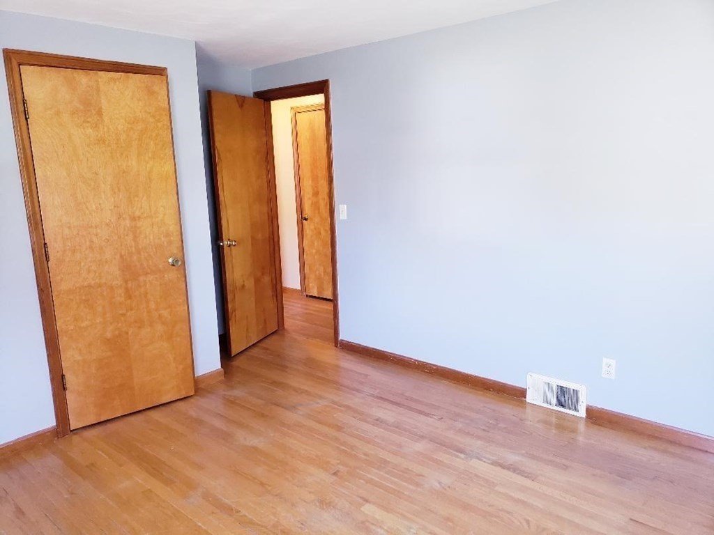 126 Bulat Drive Springfield, MA 01129 - Photo 13 of 27