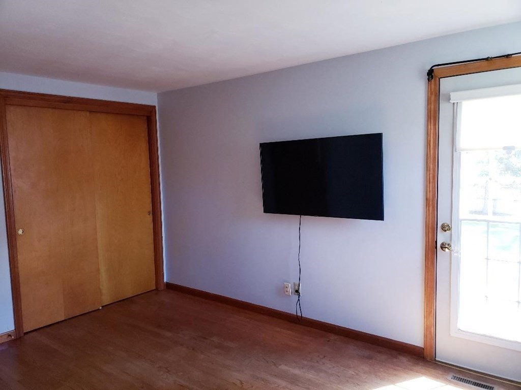 126 Bulat Drive Springfield, MA 01129 - Photo 14 of 27
