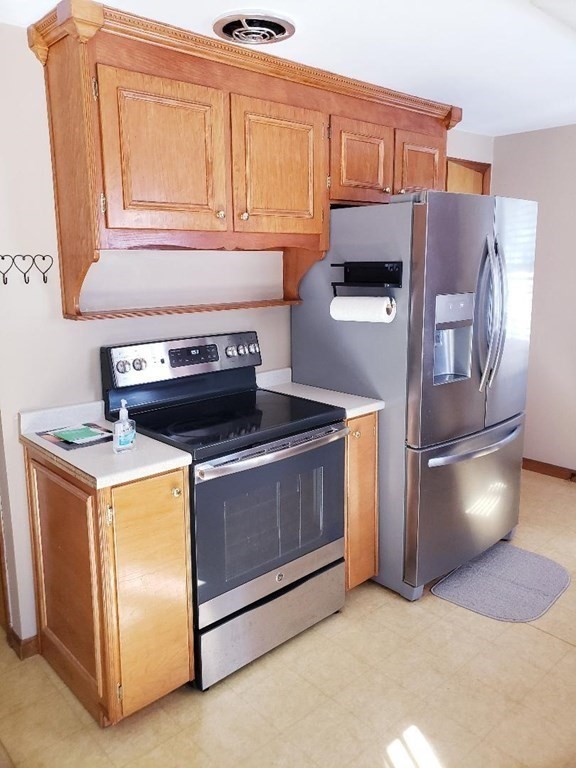 126 Bulat Drive Springfield, MA 01129 - Photo 6 of 27