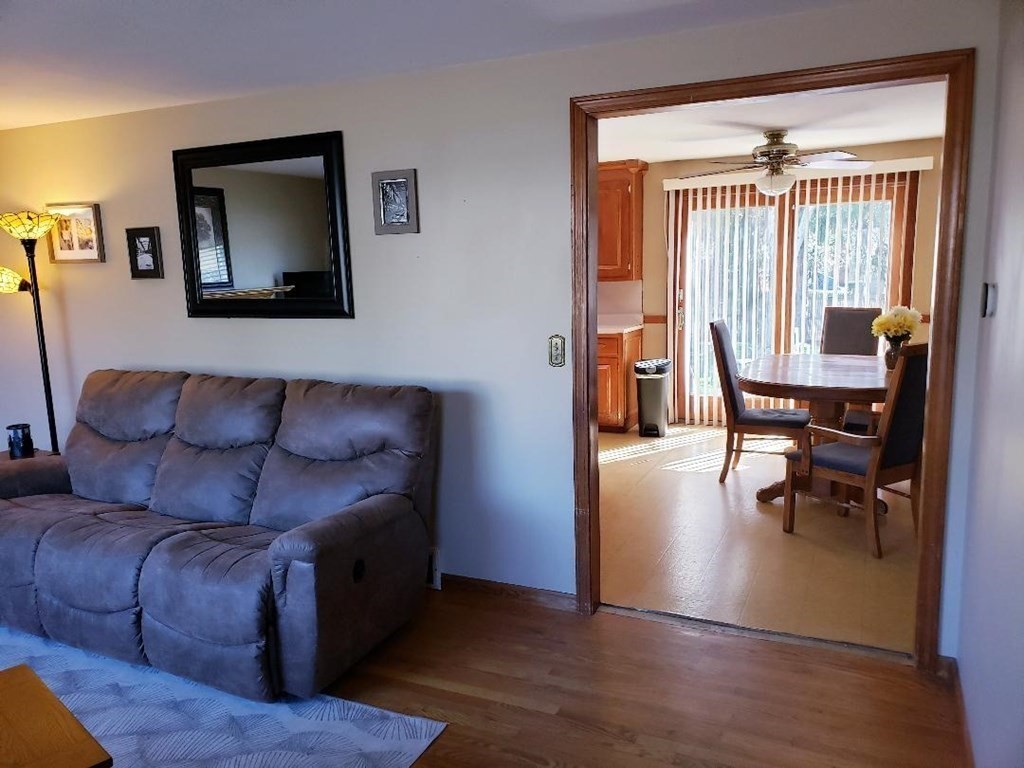 126 Bulat Drive Springfield, MA 01129 - Photo 8 of 27