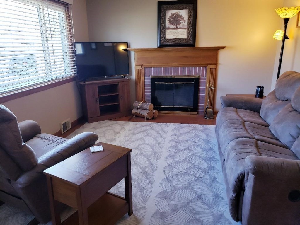 126 Bulat Drive Springfield, MA 01129 - Photo 9 of 27
