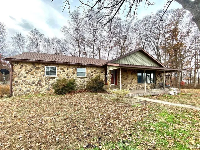 $464,500 | 1789 West 400th Road North, Worthington, IN 47471