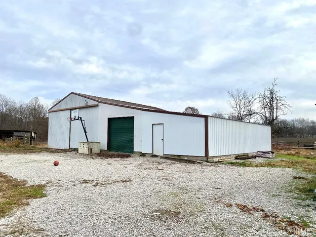 $464,500 | 1789 West 400th Road North, Worthington, IN 47471
