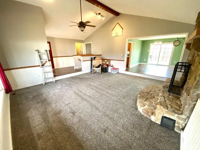 $464,500 | 1789 West 400th Road North, Worthington, IN 47471