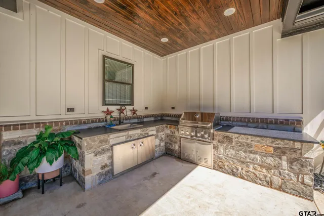 $850,000 | 413 S Creek, Jacksonville, TX 75766