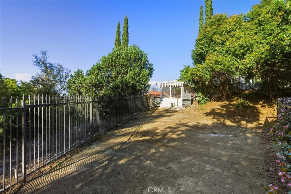 21465 Running Branch Road Diamond Bar, CA 91765 - Photo 16 of 47 a view of street with small yard