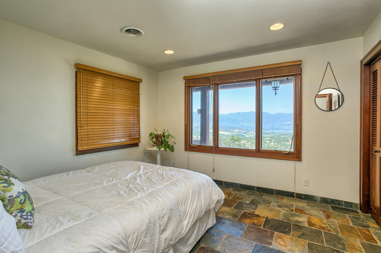 6500 Hillcrest Road Medford, OR 97504 - Photo 25 of 35 Additional Photo