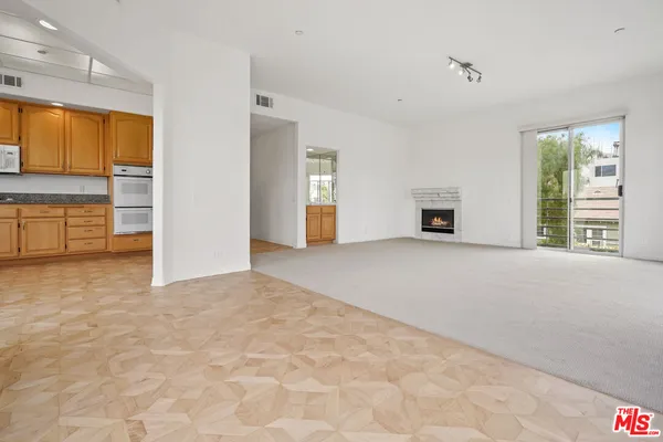 $5,700 | 1325 Arizona Avenue, Unit 201, Santa Monica, CA 90404