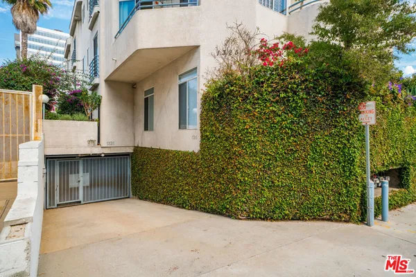 $5,700 | 1325 Arizona Avenue, Unit 201, Santa Monica, CA 90404