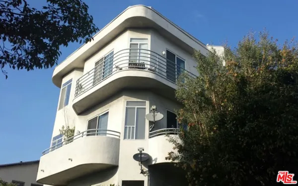 $5,700 | 1325 Arizona Avenue, Unit 201, Santa Monica, CA 90404