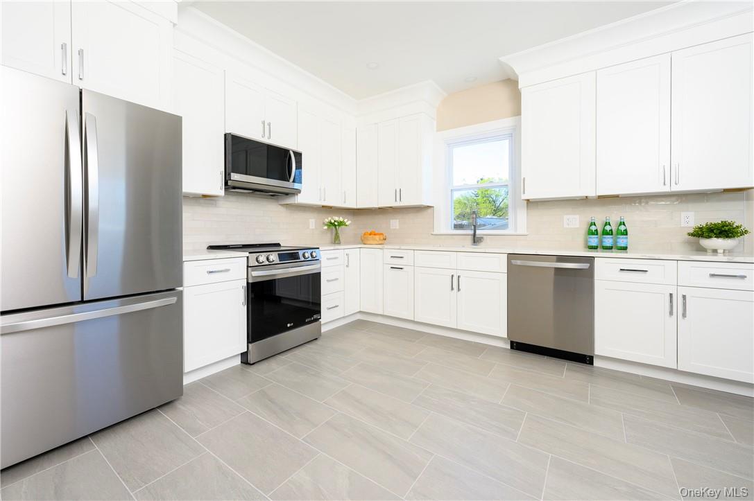 9 Todd Place, Unit 1ST FL RIGHT SIDE Ossining, NY 10562 - Photo 6 of 17