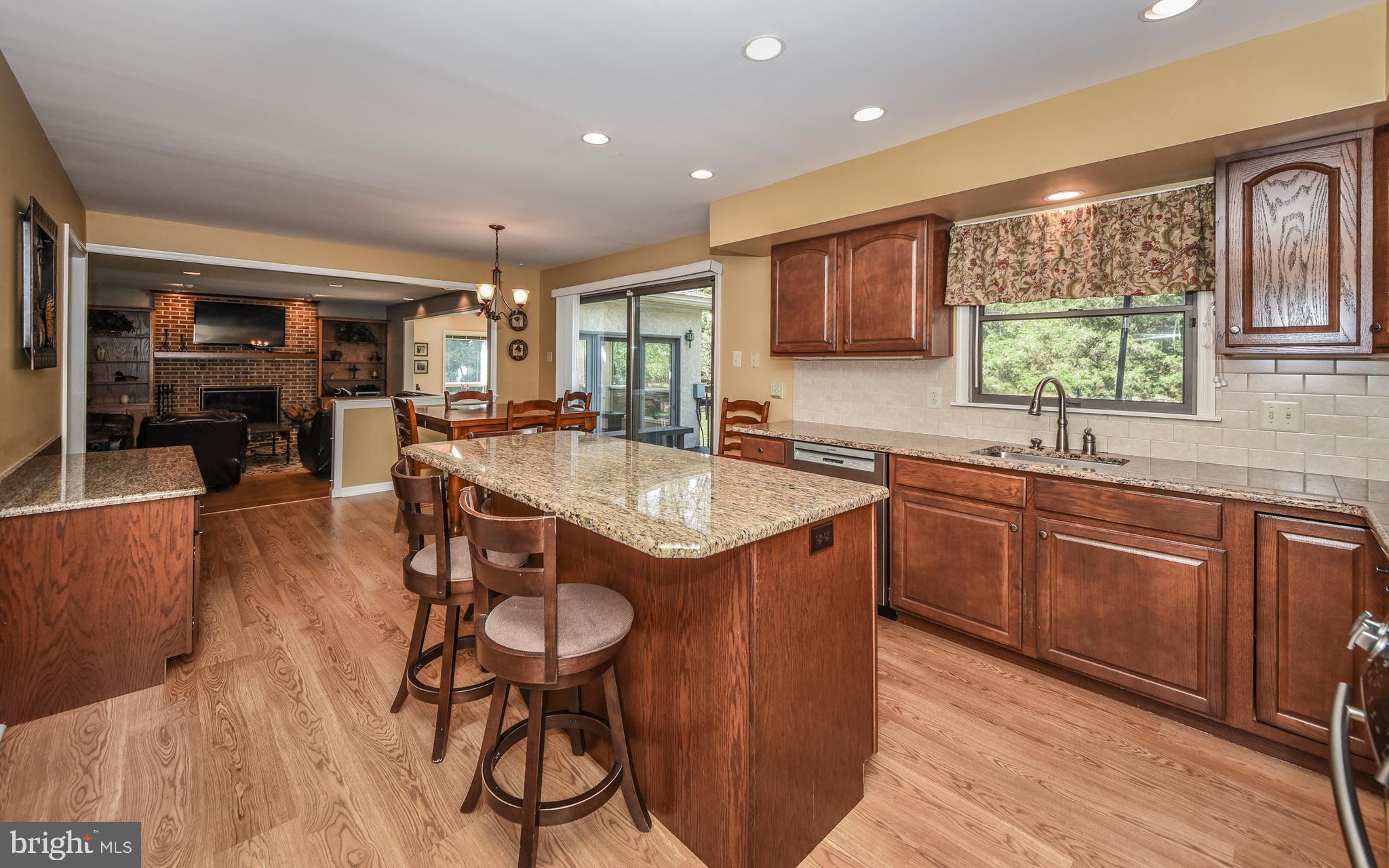 1005 Stonebridge Road Lower Gwynedd, PA 19002 - Photo 16 of 47 Kitchen Breakfast Bar