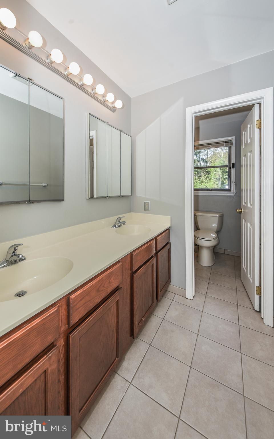 1005 Stonebridge Road Lower Gwynedd, PA 19002 - Photo 33 of 47 Hall Bath