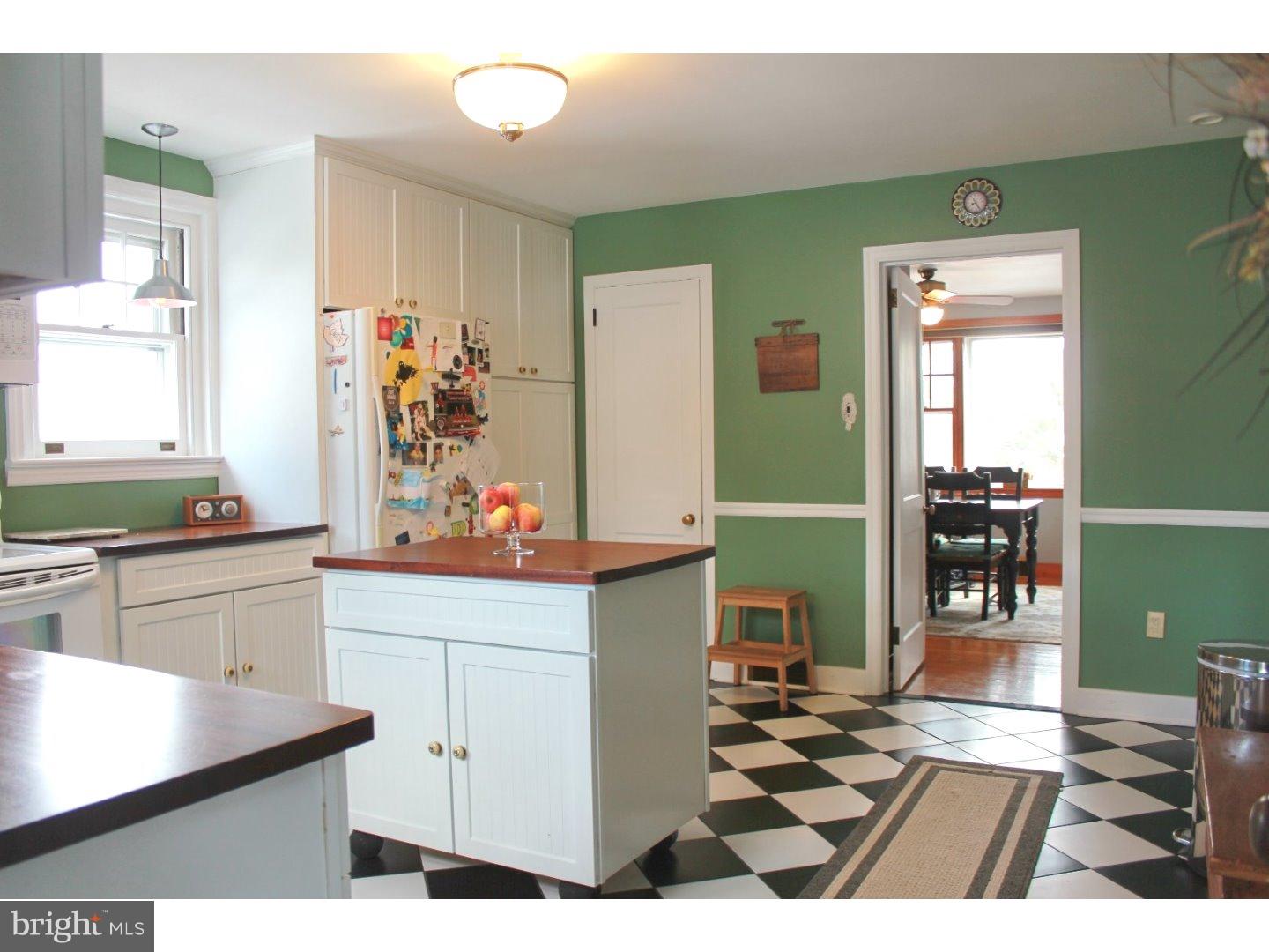 302 Clear Spring Road Lansdale, PA 19446 - Photo 4 of 20 Kitchen
