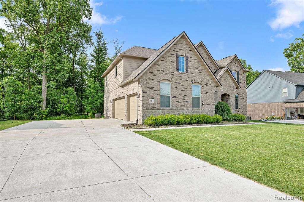 963 Corbin Road Rochester Hills, MI 48307 - Photo 4 of 43