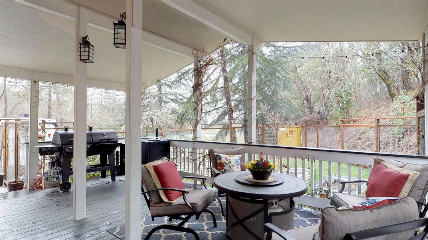 4114 Upper River Road Grants Pass, OR 97526 - Photo 20 of 24 Covered Front Porch
