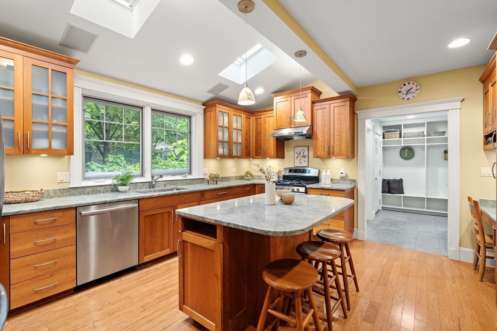 9 Bonad Road Arlington, MA 02476 - Photo 9 of 38