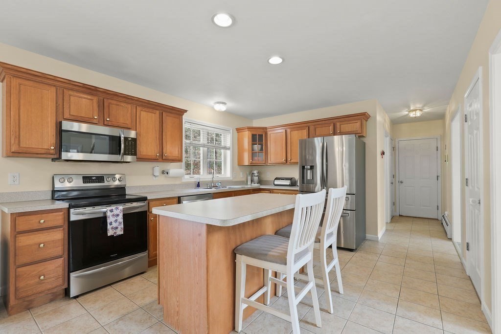 3 Autumn Drive Wareham, MA 02576 - Photo 4 of 38