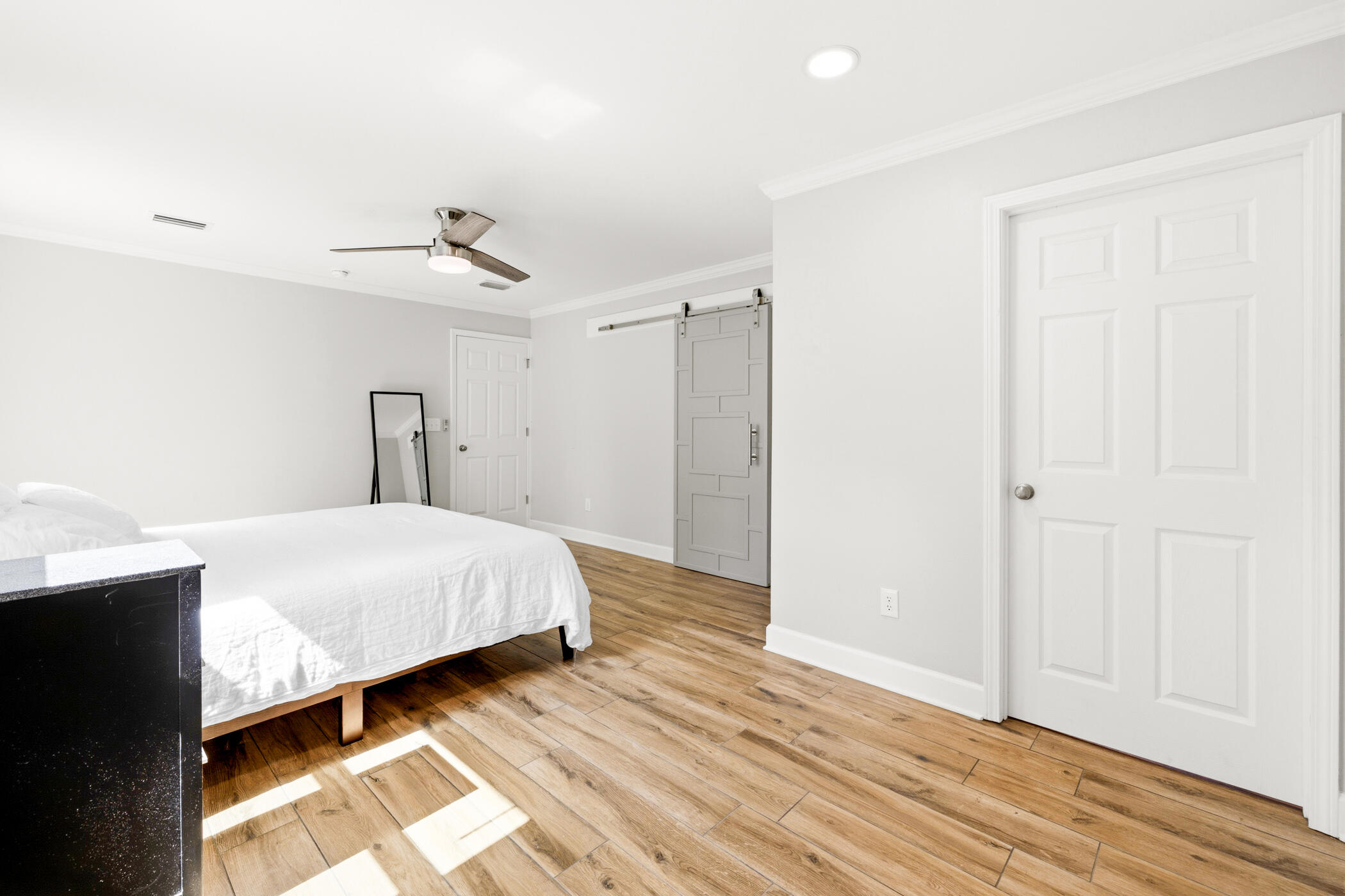 423 Green Acres Road Fort Walton Beach, FL 32547 - Photo 8 of 20 Primary Bedroom