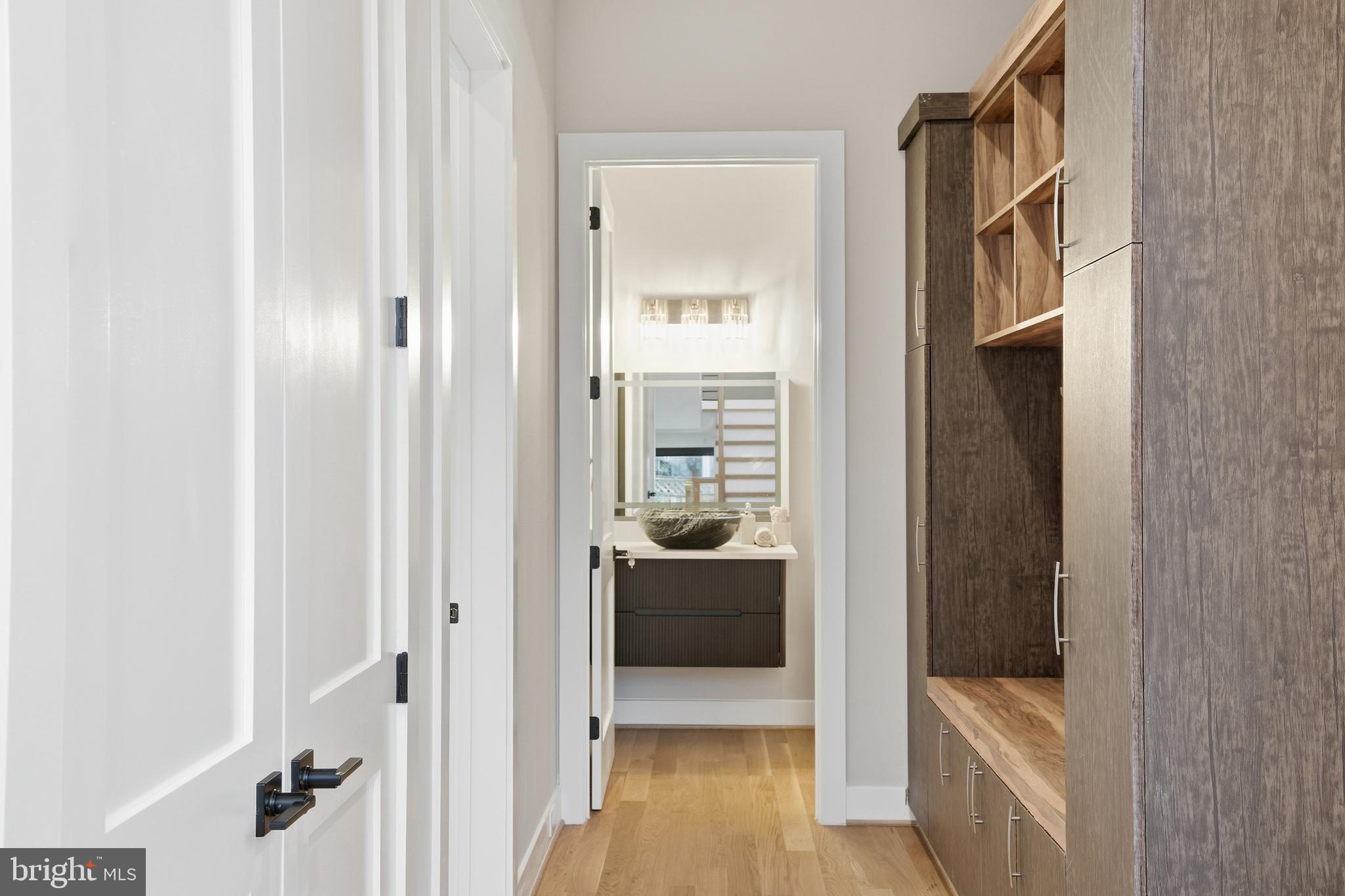 1805 Franklin Avenue McLean, VA 22101 - Photo 14 of 96 a bathroom with a tub and a sink
